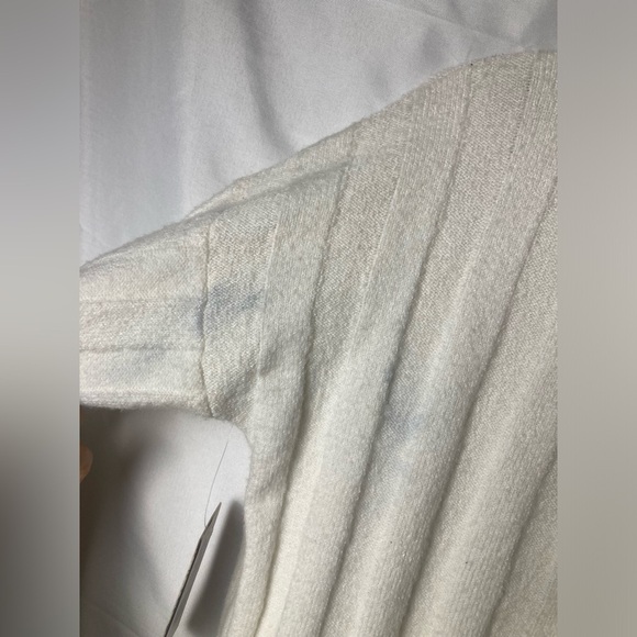 Pink Republic‎ white sweater NWT woman’s size xsmall - Picture 6 of 8